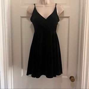 NEW black velvety dress size S from Forever 21